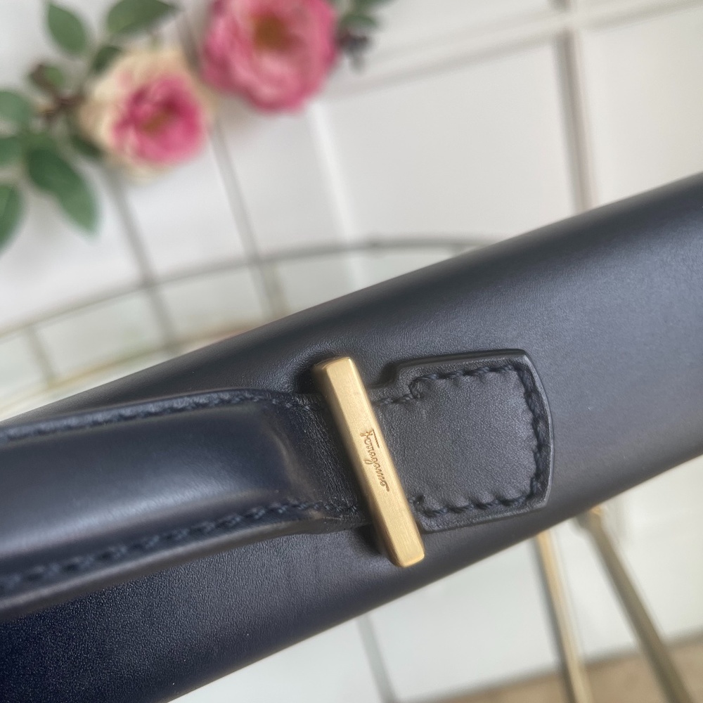 Salvatore Ferragamo Single Gusset Briefcase - Picture 5 of 11